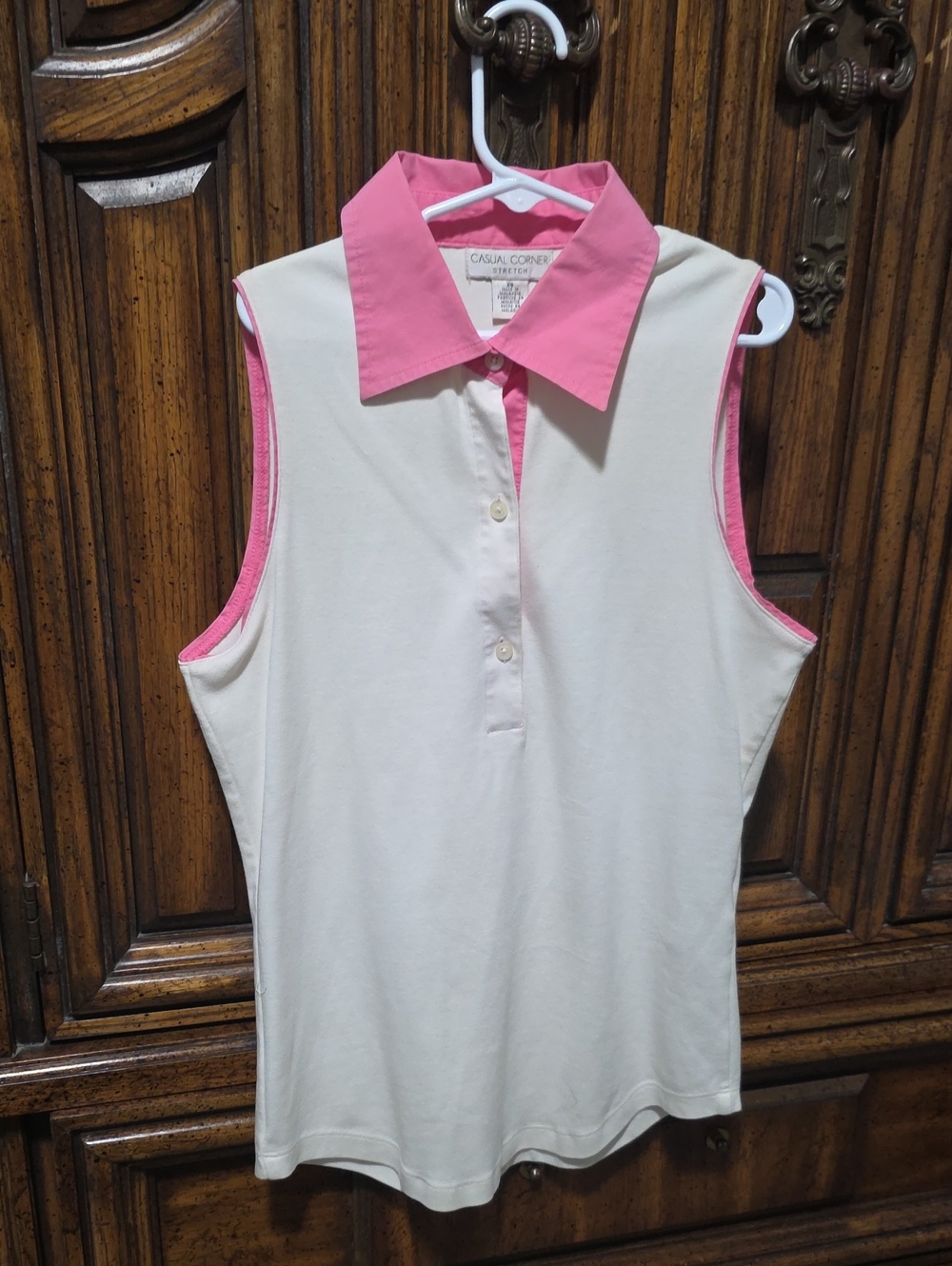 Casual Corner Cream Sleeveless Polo with Pink Collar